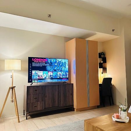 81 Newport Condominium Cluster 5 3A By Rechelle Nunag Пасай Екстериор снимка