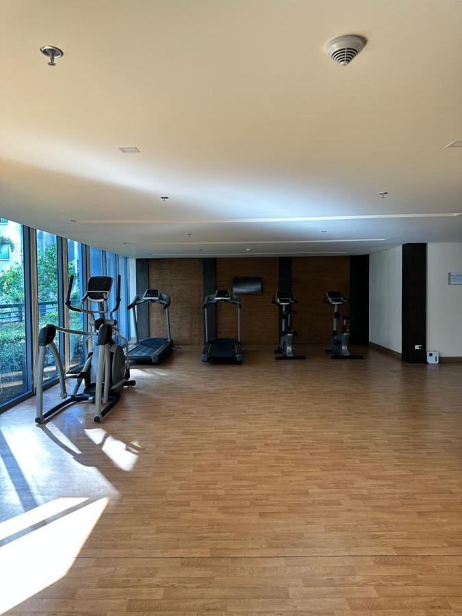 81 Newport Condominium Cluster 5 3A By Rechelle Nunag Пасай Екстериор снимка